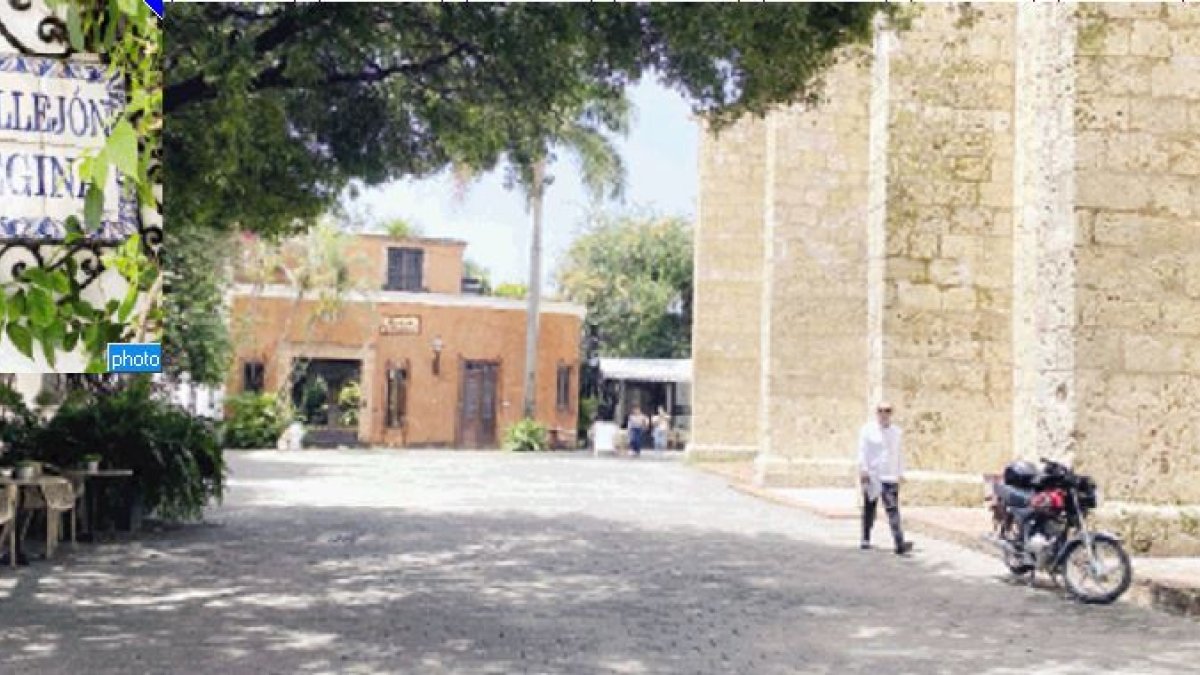 Callejón de Regina visto desde la calle Padre Billini.