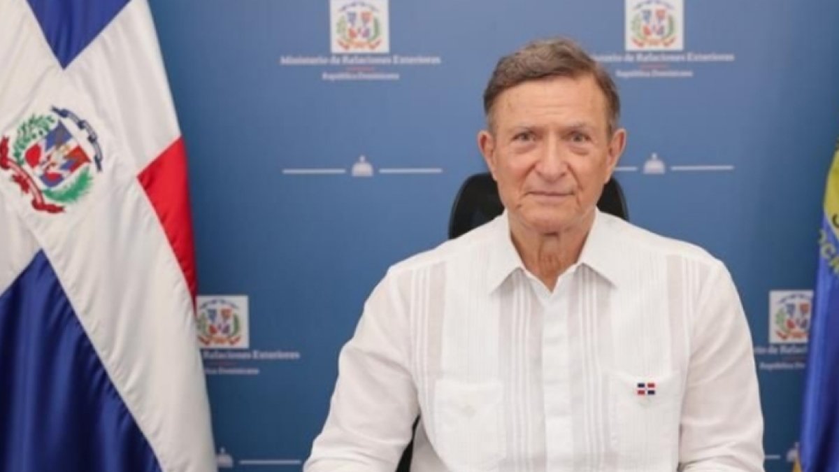 Canciller Roberto Álvarez