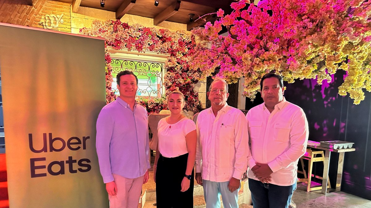 Daniel Monge, Carolina Coto, Ernesto Veloz y Pablo Ávila