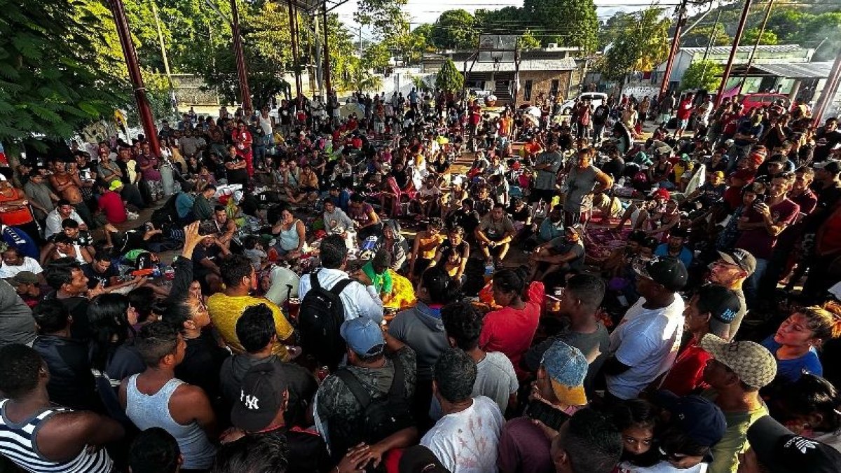 Vista parcial de migrantes rumbo a Estados Unidos.  EFE