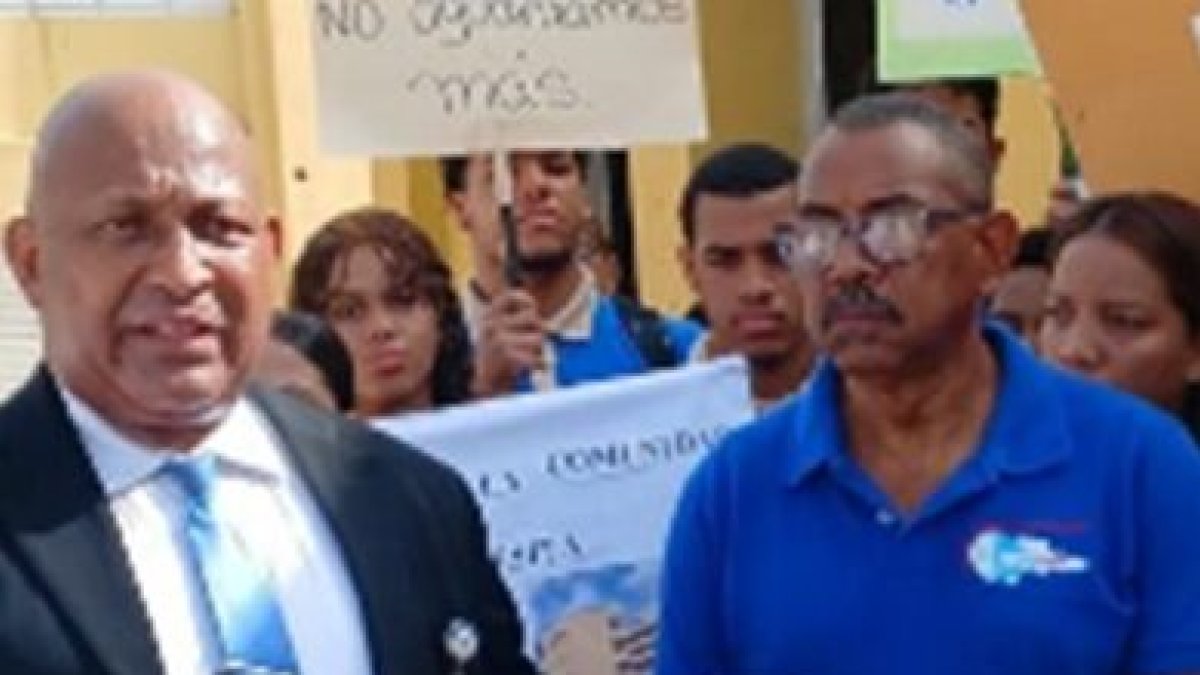 Reclaman terminación y entrega Liceo Simón Orozco Invivienda