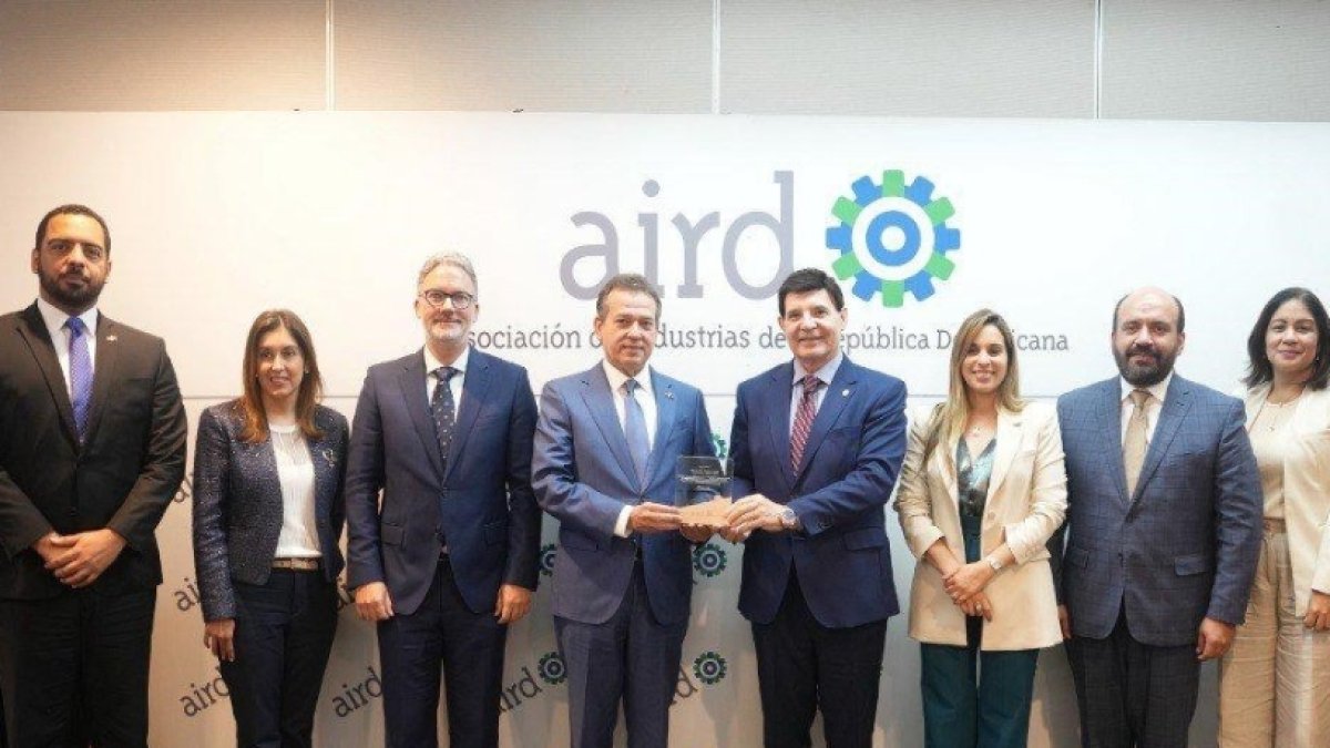 Entrega del reconocimiento.