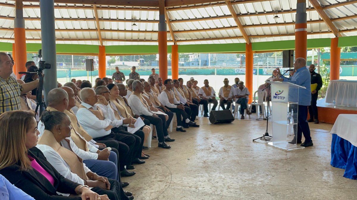 Acto entrega certificados.