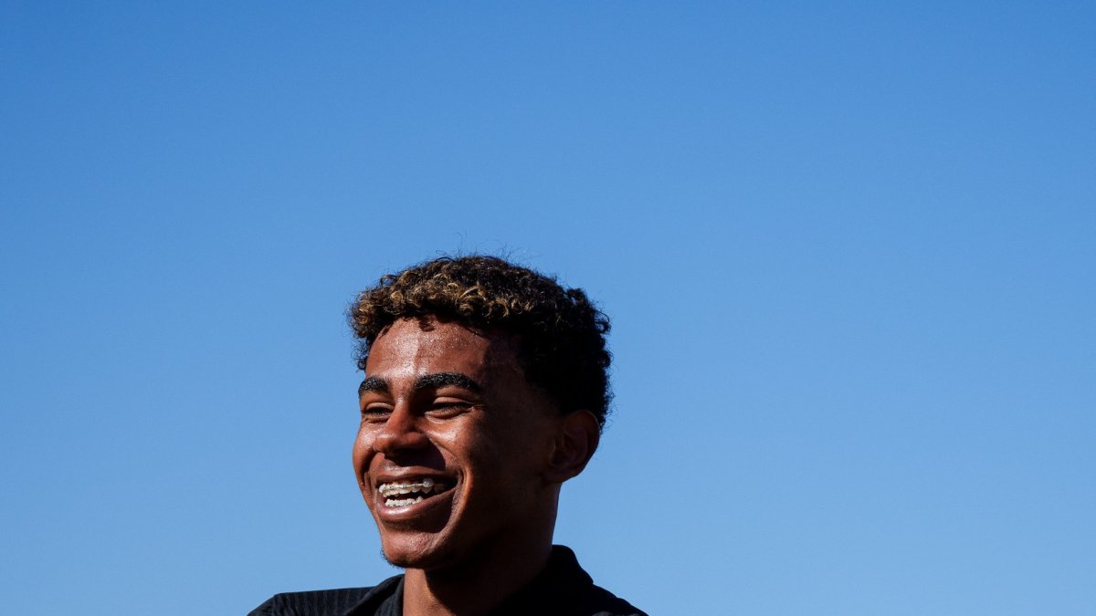 El Barcelona goleó al Girona, sigue invicto y quedó líder en La Liga