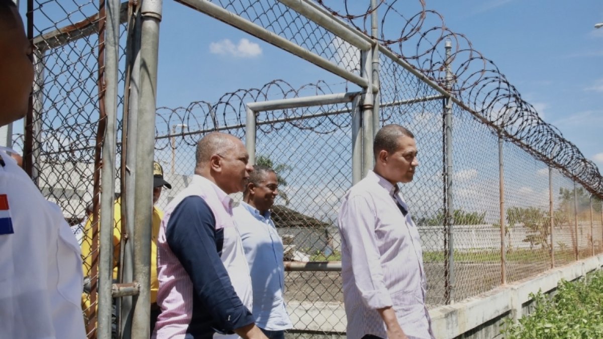 10_El País_23_2ok,p01