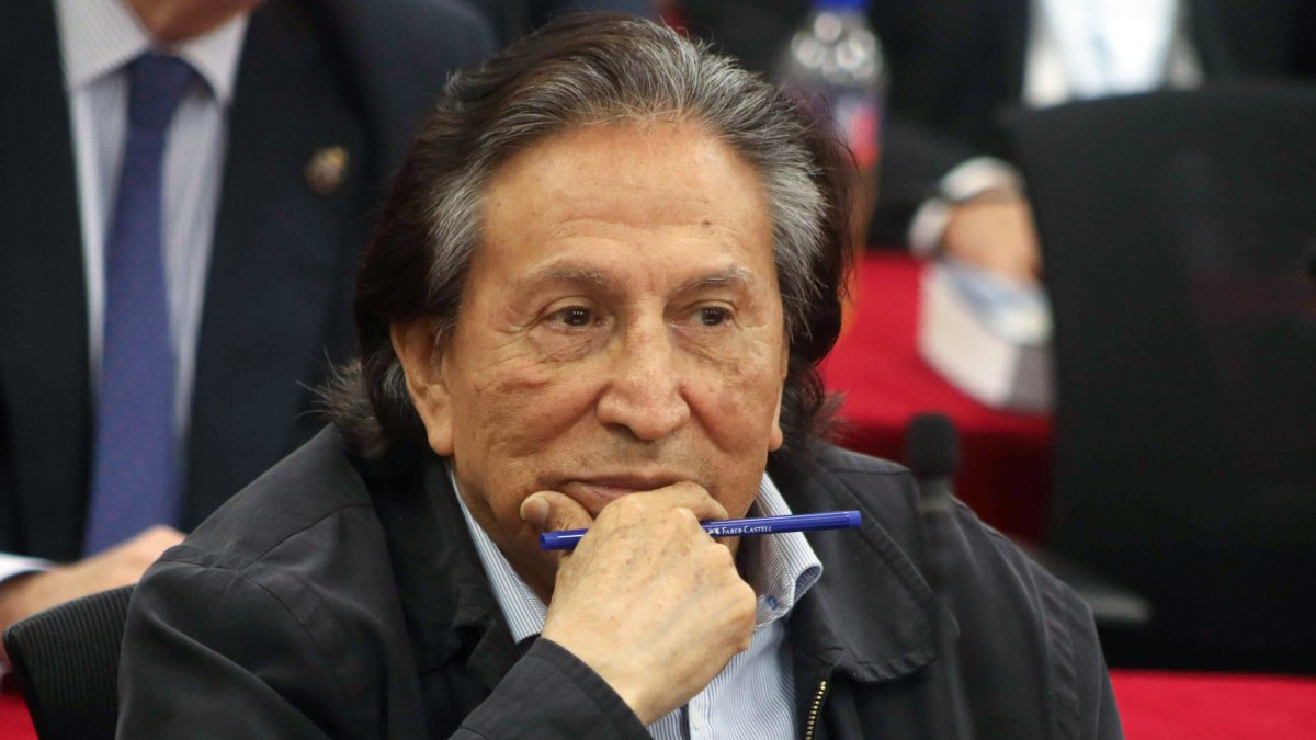 AME9526. LIMA (PERÚ), 21/10/2024.- El expresidente Alejandro Toledo, asiste a la lectura de su sentencia este lunes, en Lima (Perú). La Fiscalía pide 20 años y 6 meses de cárcel para Toledo, por presuntamente haber pedido un soborno de 35 millones de dólares a la empresa brasileña Odebrecht. EFE/ Poder Judicial /SOLO USO EDITORIAL/SOLO DISPONIBLE PARA ILUSTRAR LA NOTICIA QUE ACOMPAÑA (CRÉDITO OBLIGATORIO)