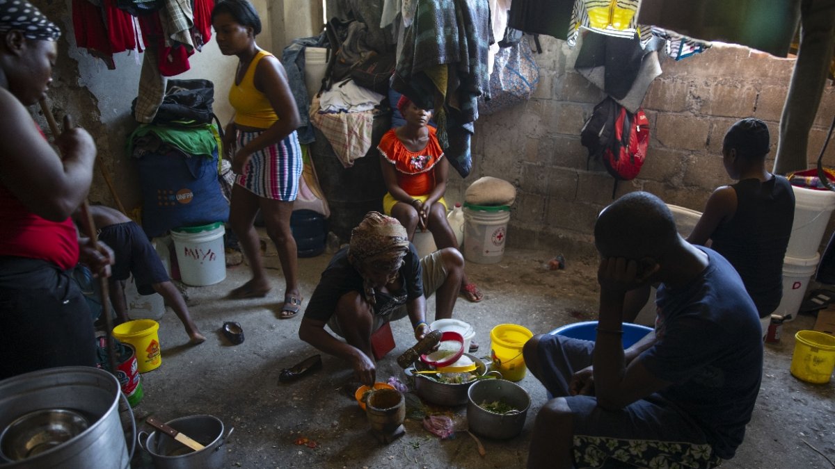 La ola de violencia ha aumentado la cifra de desplazados en Haití.  Archivo