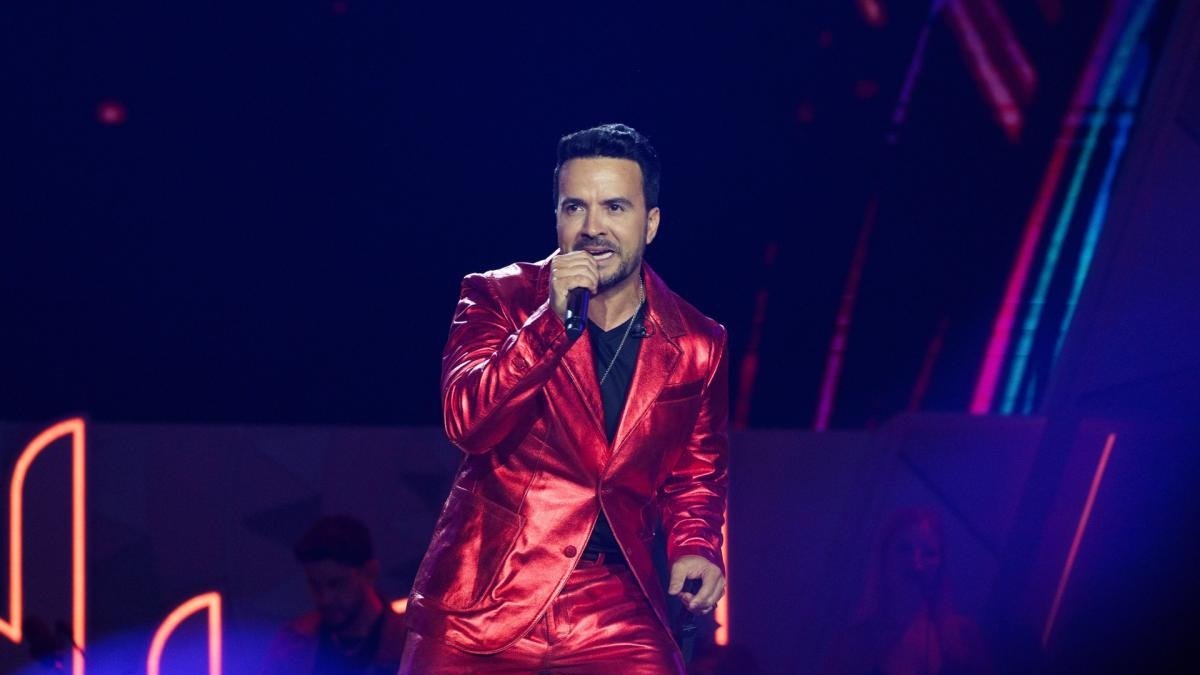 Luis Fonsi cerrará en marzo su gira de celebración de ’25 años’ en su Puerto Rico
