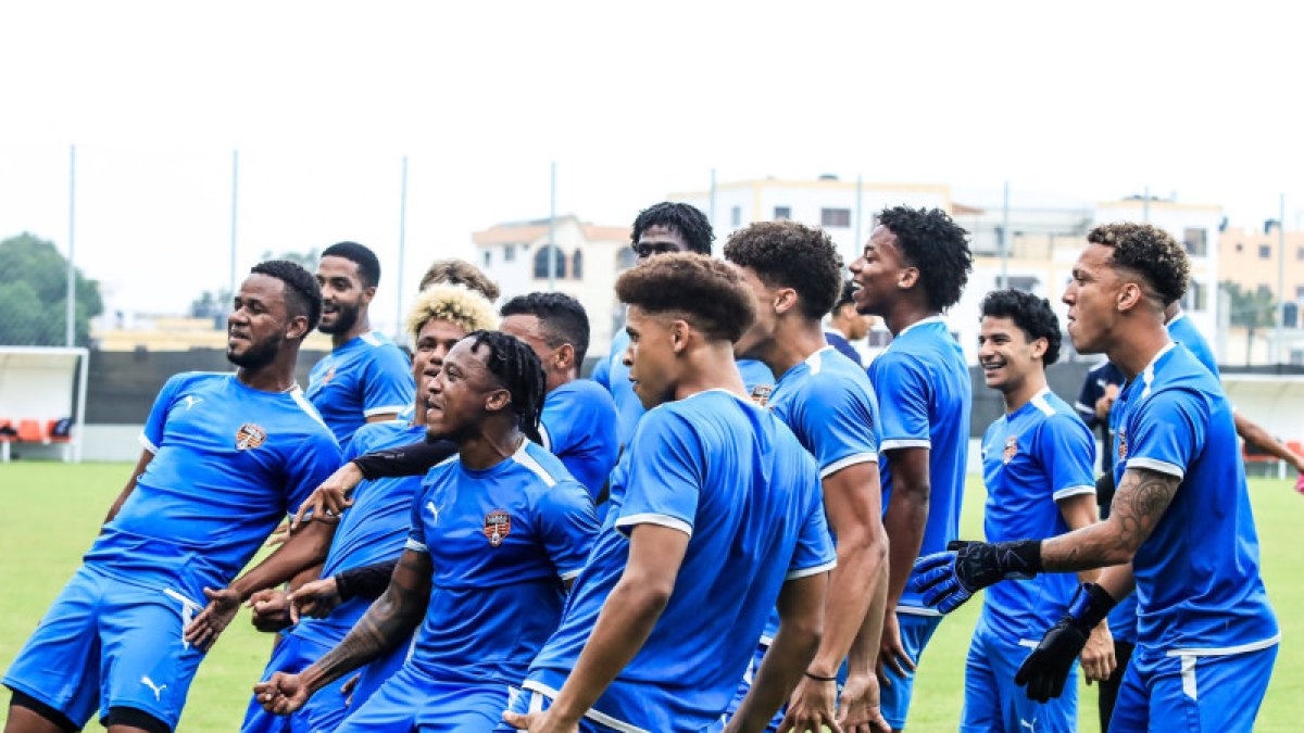 El equipo Cibao FC en coreografia.