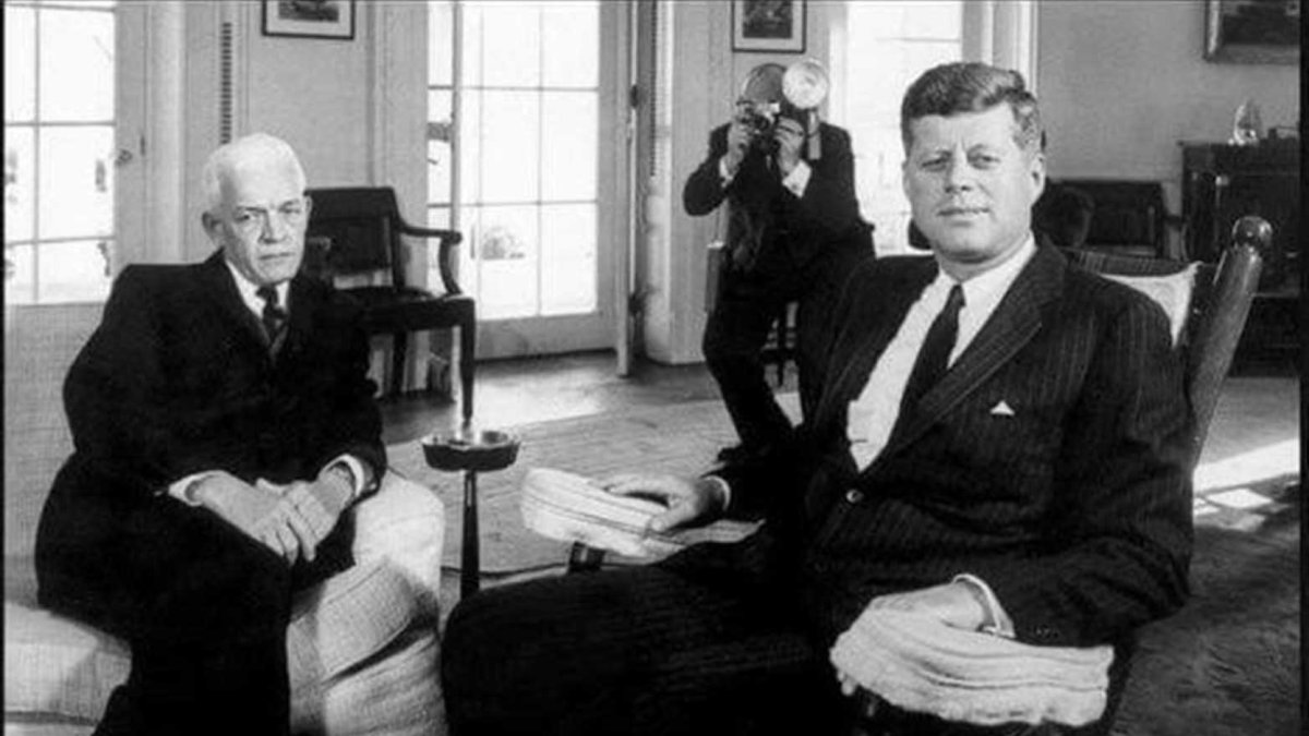 AREITO/P3/LITERATURA/TRABAJO DE FIDEL MUNNIGH/TIENE SUS FOTOS