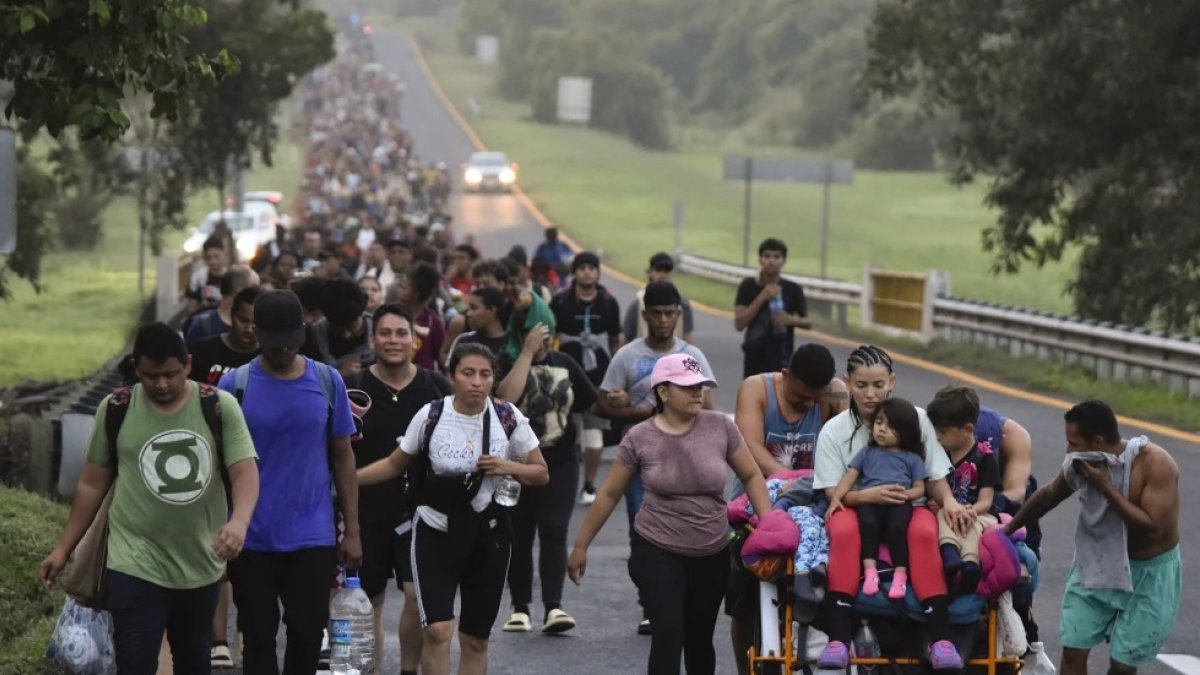 Trump promete eliminar la ciudadanía por derecho de nacimiento. ¿En verdad puede hacerlo?
