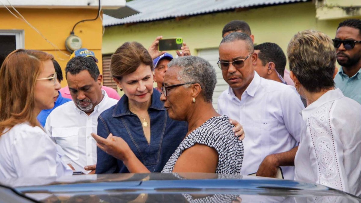 La vicepresidente Raquel Peña habló con las familias afectadas por las lluvias.