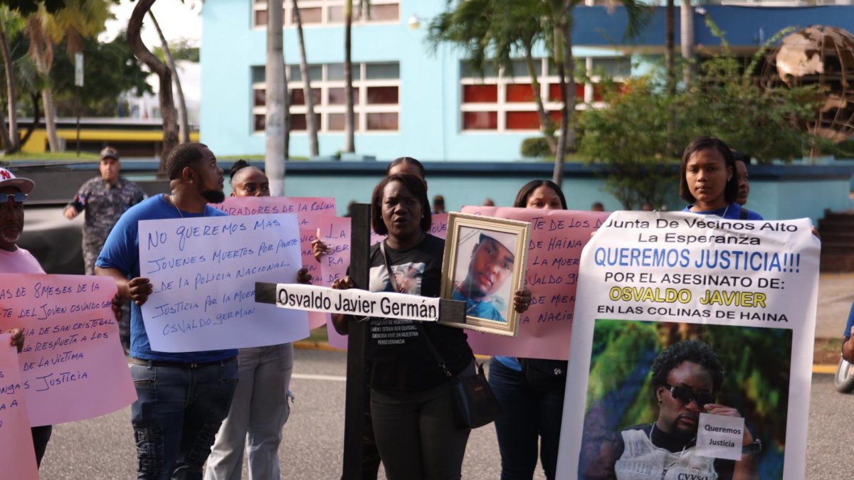 «Me lo dejaron morir como un perro y ahora nadie dice nada», expresó madre de joven asesinado por «error» en Haina