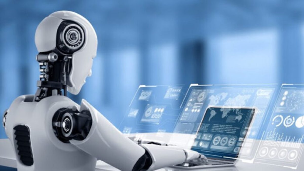 Se debe formar a gente para que puedan entrar en el tren que  lleva a la IA.