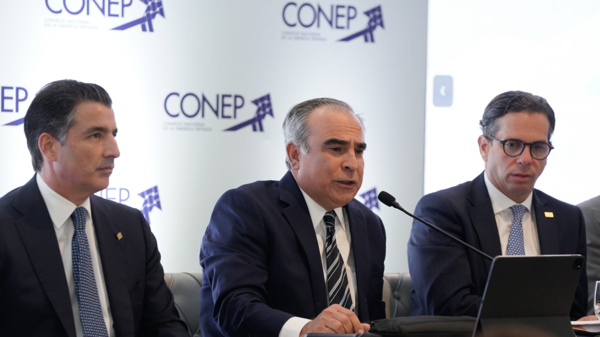 Celso J. Marranzini (c) presidente del CONEP.