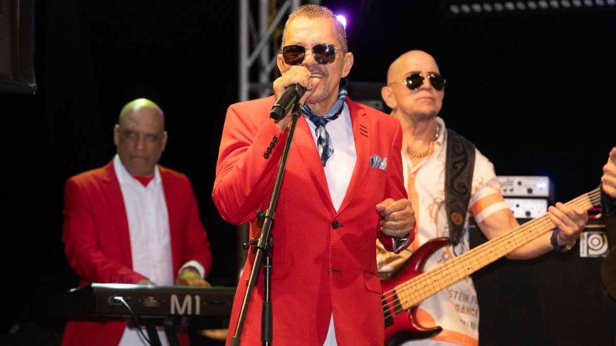 22_¡Vivir!_18_1,p01