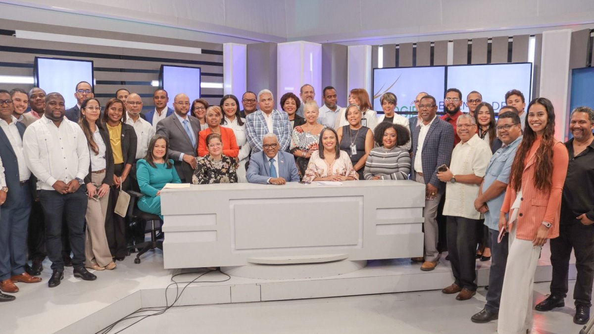 Juan Rosa destaca logros durante 2do Aniversario de Hablemos de Pensiones