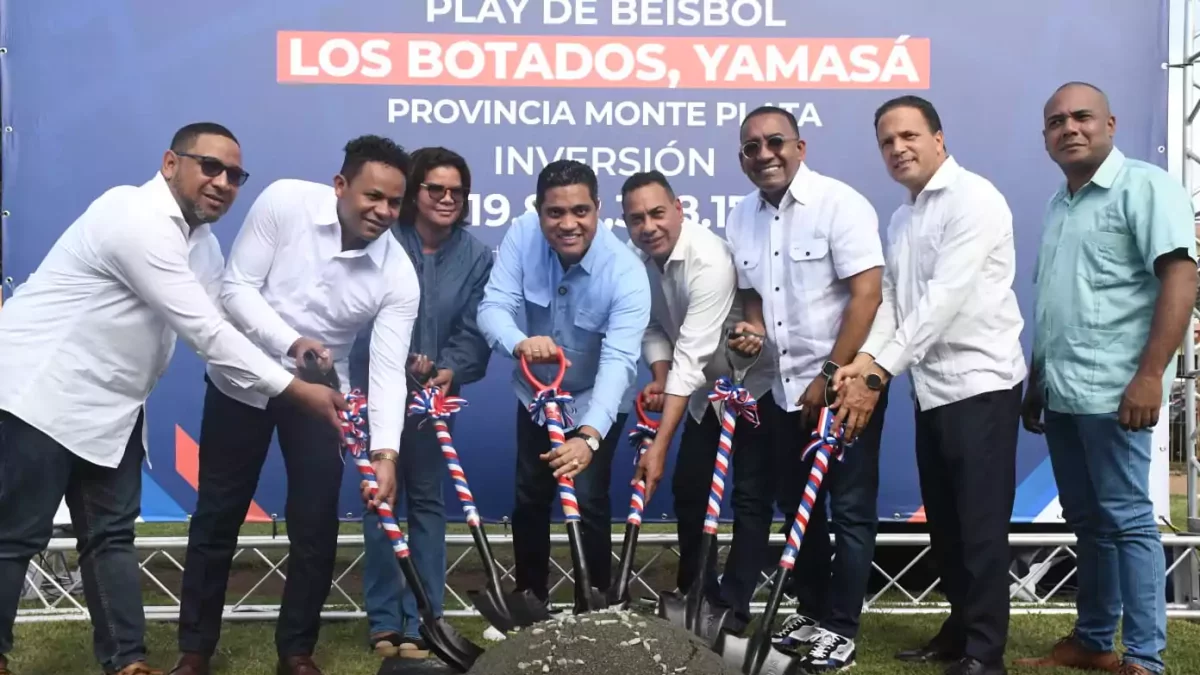 Kelvin Cruz da palazo para una obra en Los Botados