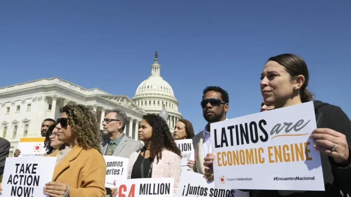 Afiliados a la Hispanic Federation se manifiestan frente al Congreso de EEUU. Archivo