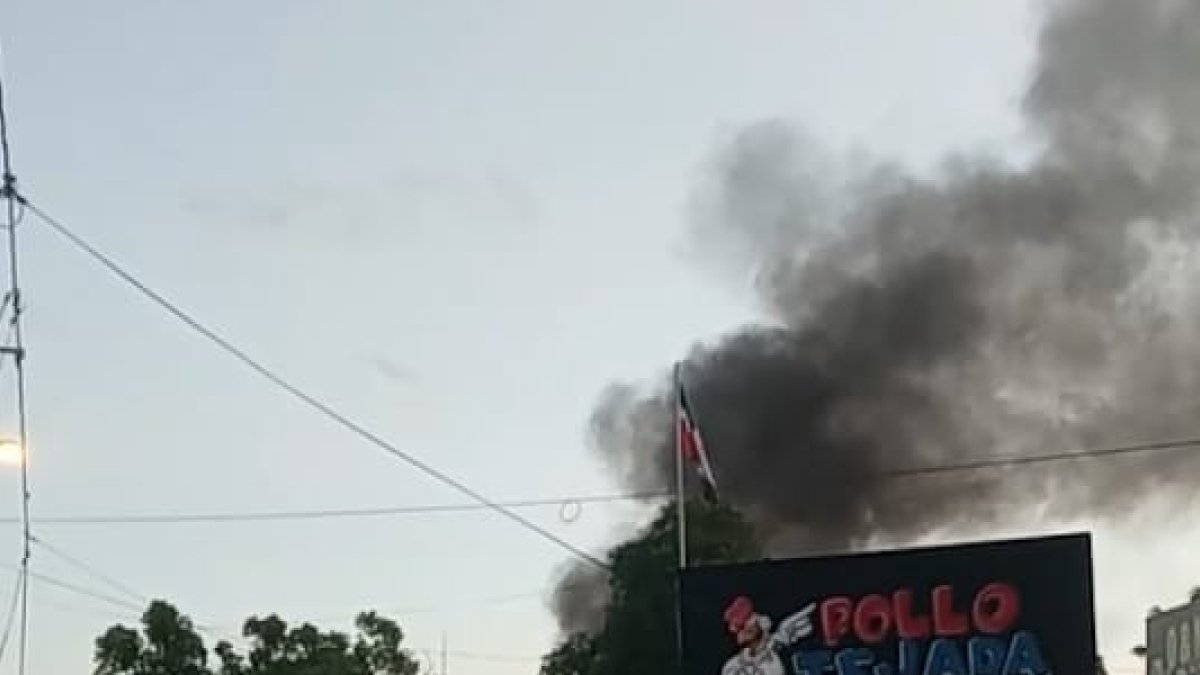 Tercer incendio en mercado municipal de Barahona: «Urge construcción de una nueva plaza»
