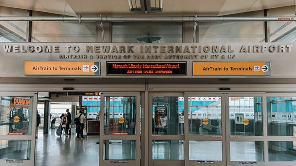 zzzzzzzzzzzzzzzszzz Reducen vuelos aeropuerto Newark hasta octubre por retrasos y fallas de equipos_ dominicanos se afectarían