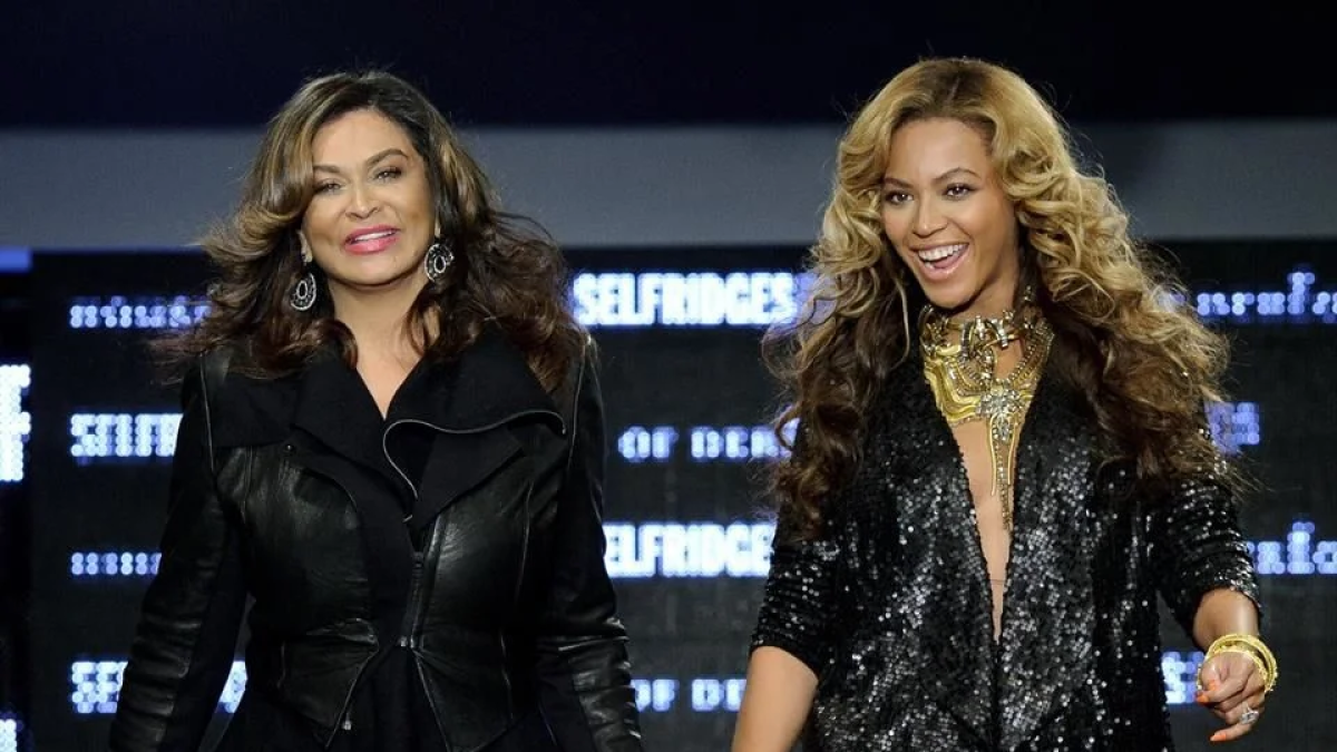 Beyoncé junto a su madre. Foto/Fuente externa.