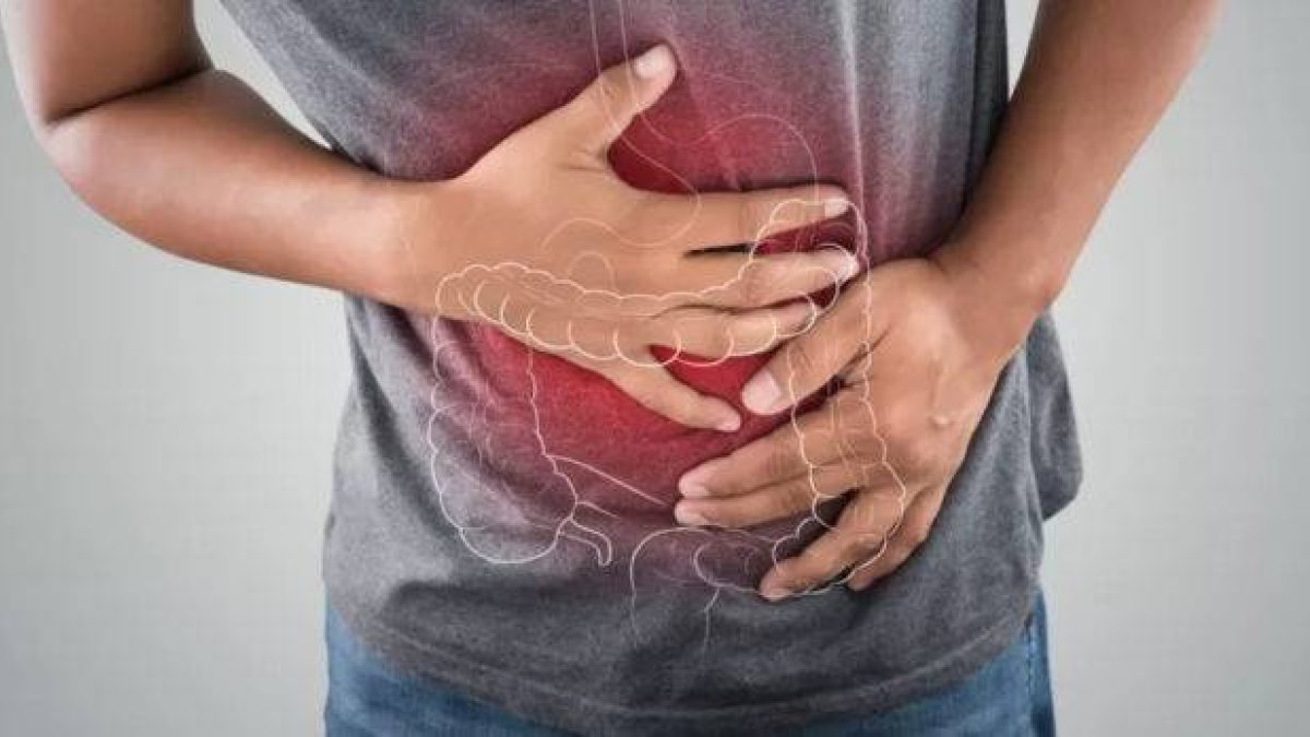 Hombre con indigestión (Fuente externa)