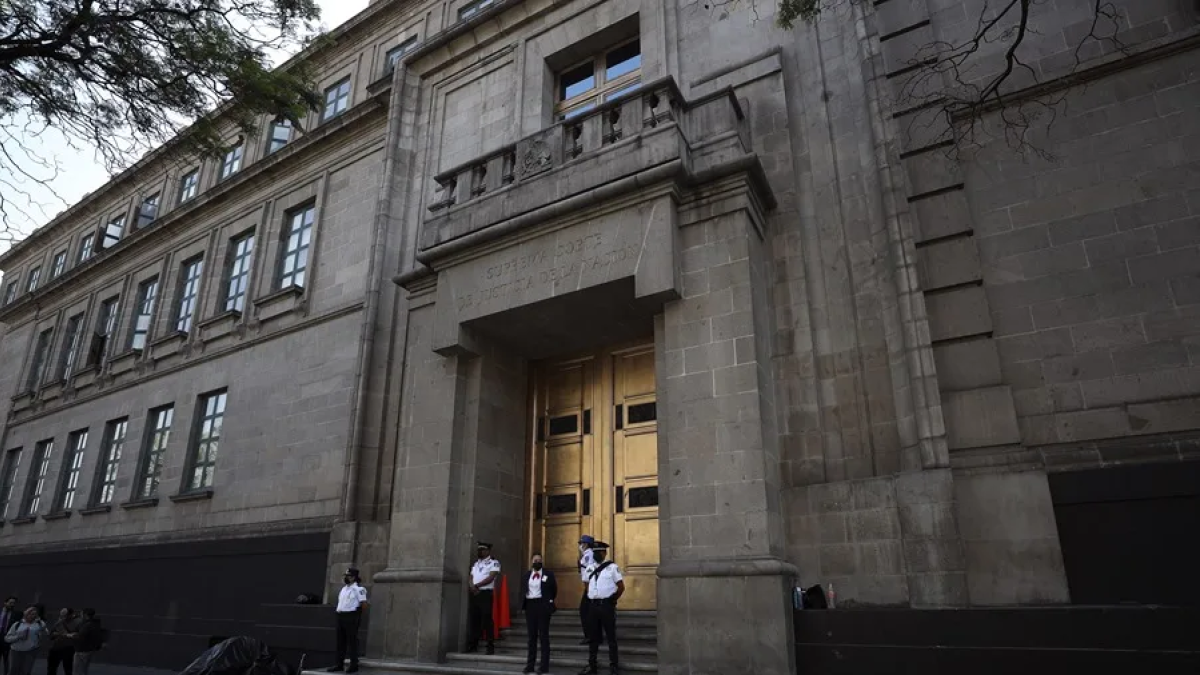 Fotografía de archivo del edificio de la Suprema Corte de Justicia de la Nación (SCJN) en Ciudad de México (México). EFE/ Isaac Esquivel ARCHIVO