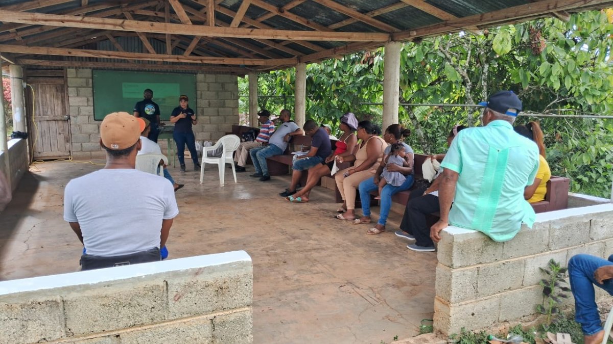 Divulgación grupal La Cueva de Zambrana (1)