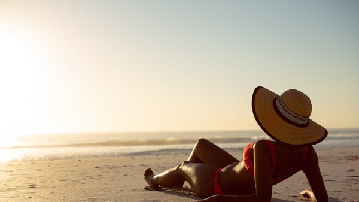 La obsesión por tomar el sol incrementa notablemente el riesgo de sufrir daños cutáneos.  Foto facilitada por Nara Seguros.