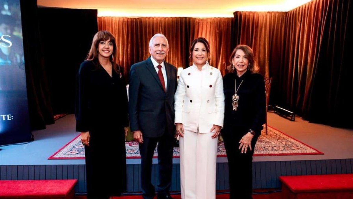 descubre-modales-a-la-carta-de-jacqueline-viteri-88ede645-focus-min0.06-0.1-896-504