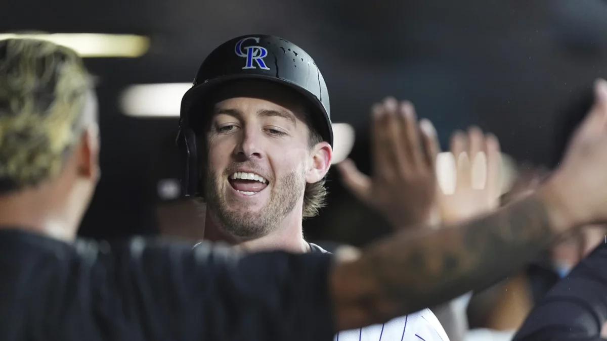 Yankees adquieren al tercera base Ryan McMahon de los Rockies