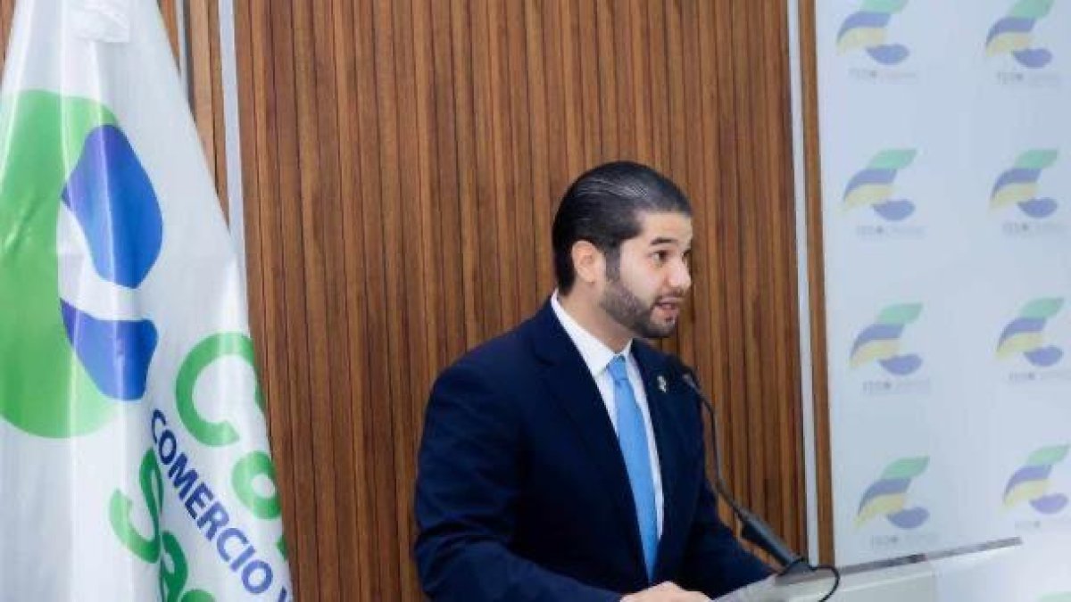 Comercio formal hace llamado para asegurar cumplimiento de normas de construcción sin distinción de nacionalidad