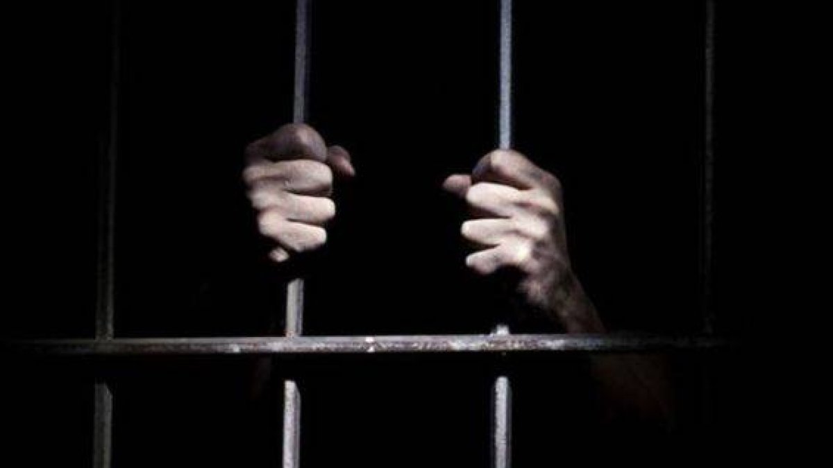 Hombre que violó y dejó por muerta a adolescente, es condenado a 20 años