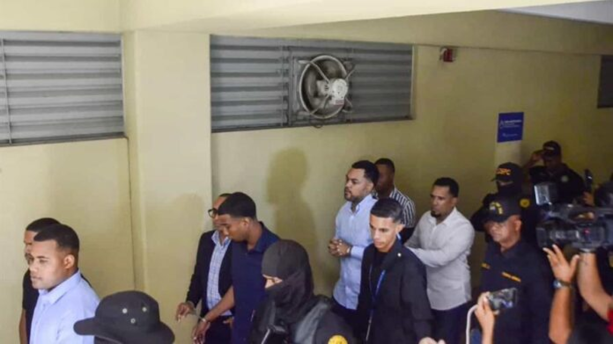 El más reciente sometimiento judicial y que acaparó las portadas nacionales fue contra 11 policías, acusados de matar a cinco personas en Santiago.