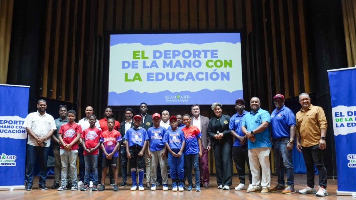 Los participantes en el encuentro celebrado en el Pabellón de la Fama.