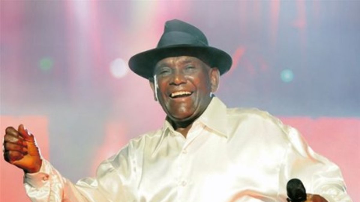 6-7_El País_04_1ss,p04