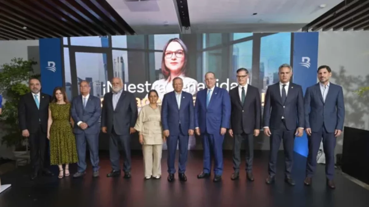 Ejecutivos del Banreservas durante el lanzamiento.