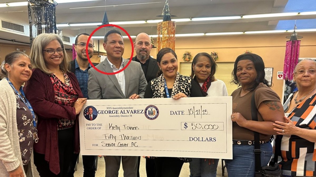 Asambleísta George Álvarez entrega $3 millones dólares para viviendas en El Bronx