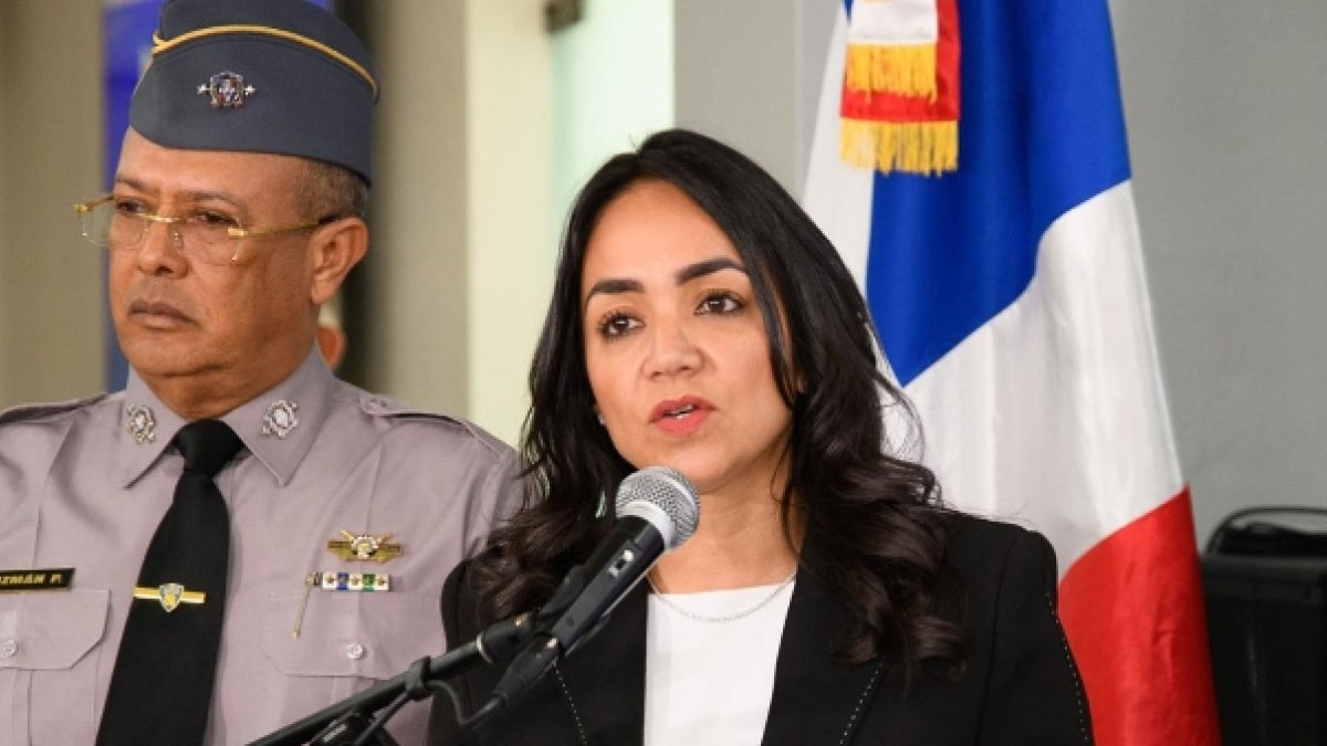 Jefe de Policía,  Ramón Ant. Guzmán y mininistra de MIP Faride Raful.