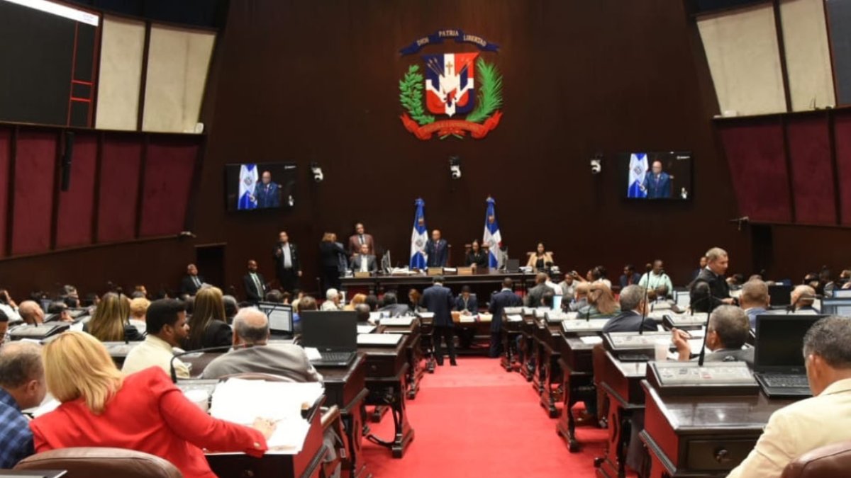 Sesión de la Cámara de Diputados de ayer miércoles; inician lectura informe Ley.