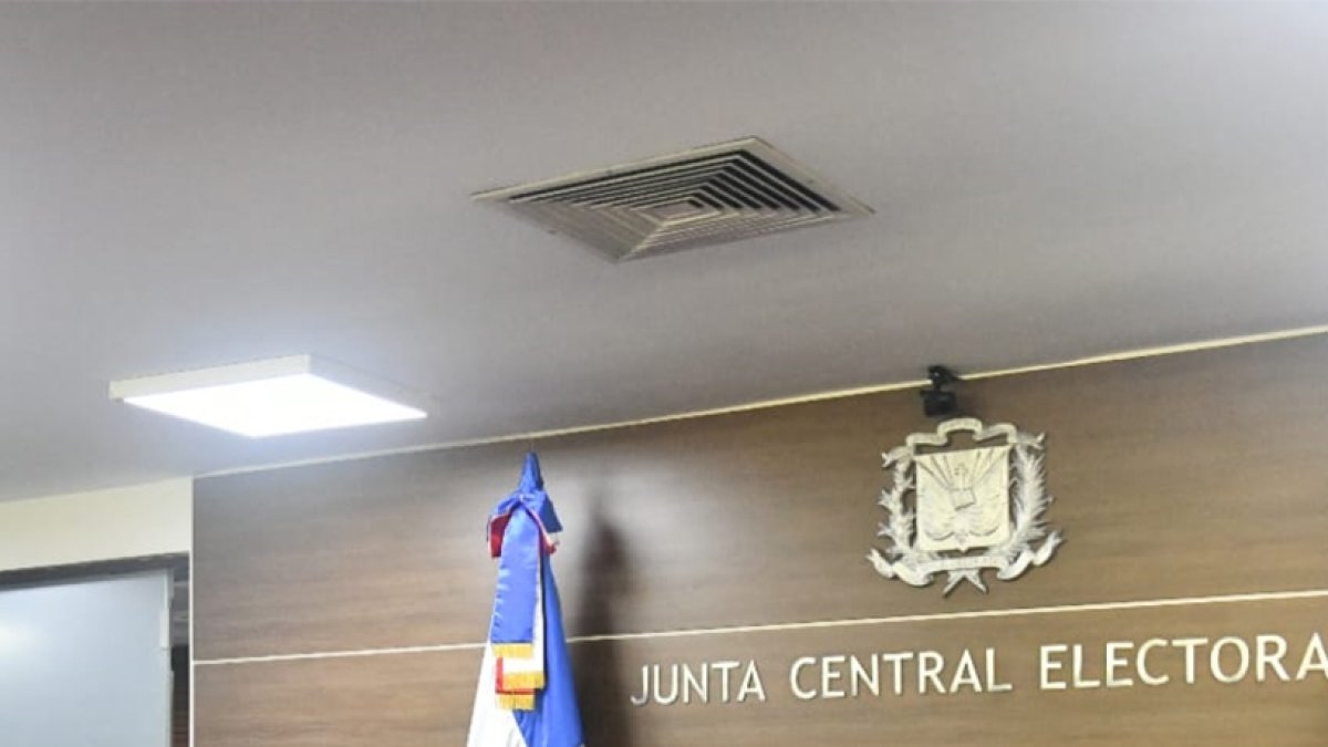 Comisión de Compras y Contrataciones  de la Junta.