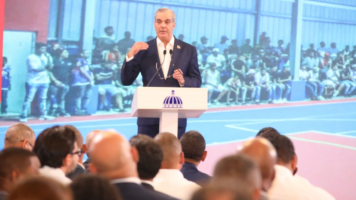 Presidente Luis Abinader  dice el deporte exalta  la juventud y  los mejores valores, por lo que  seguirá inversión en infraestructuras deportivas.