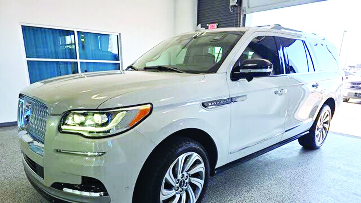 Lincoln Navigator Premier 4WD 2020 adquirido por el exdirector del Senasa, Santiago Hazim.