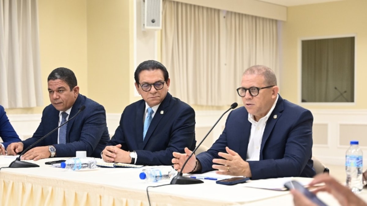 Comisión bicameral estudia reforma Seguridad Social.