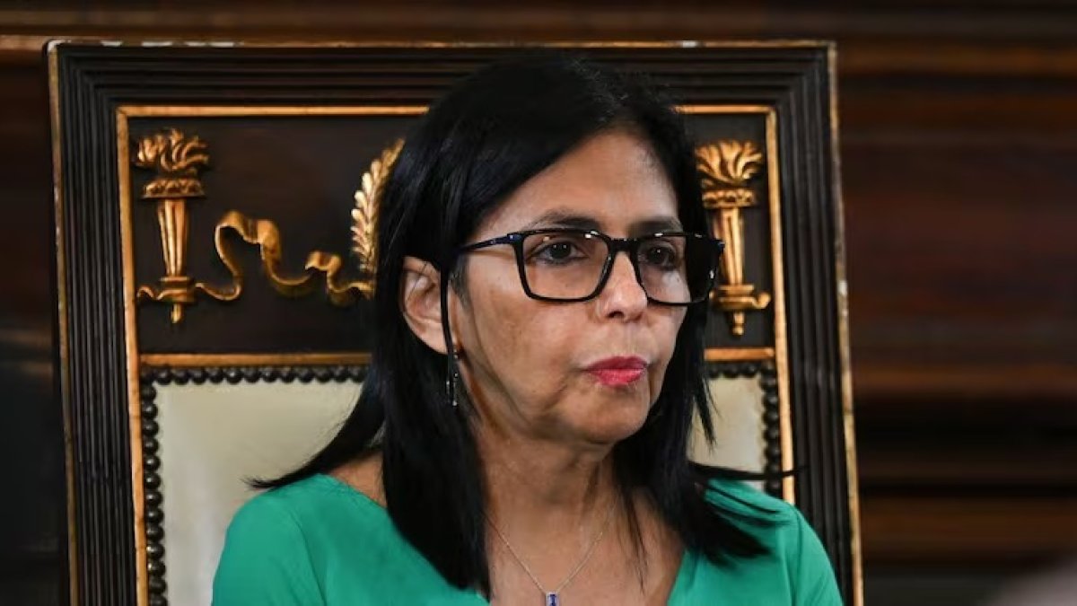 La vicepresidenta Rodríguez fue convocada por el Tribunal Supremo a ejercer como presidenta encargada del país tras la captura de Maduro y Flores.