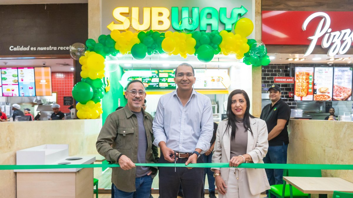Alexis Hernández, Jorge Barillas y Mercedes Rodríguez