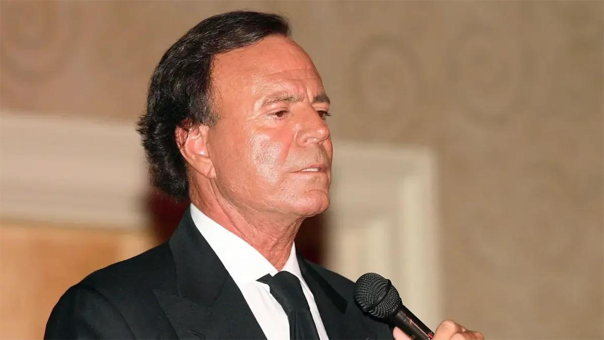 Archivo fiscalía caso Julio Iglesias se basa en falta de conexión material con España y ausencia de procedimiento abierto.