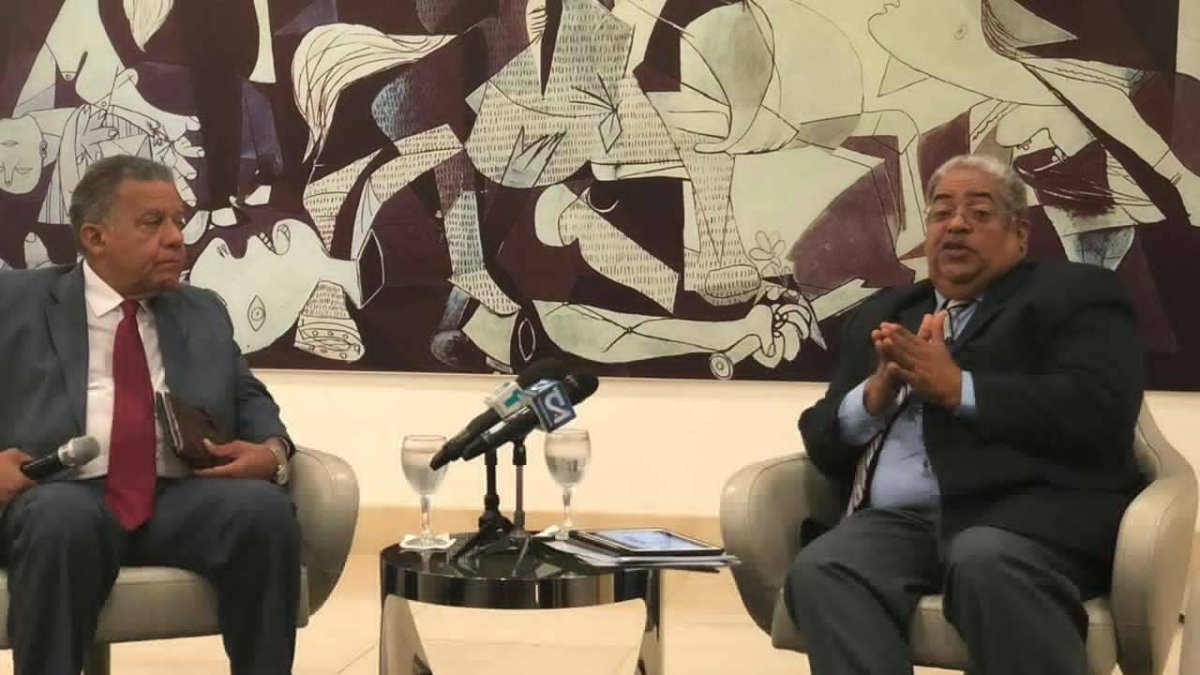 Rosa Chupany dice trabajan para que pacientes gestionen citas por internet y teléfono