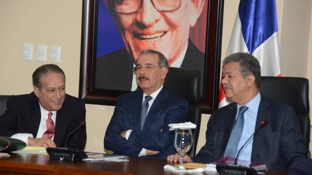 Inicia reunión Comité Político del PLD